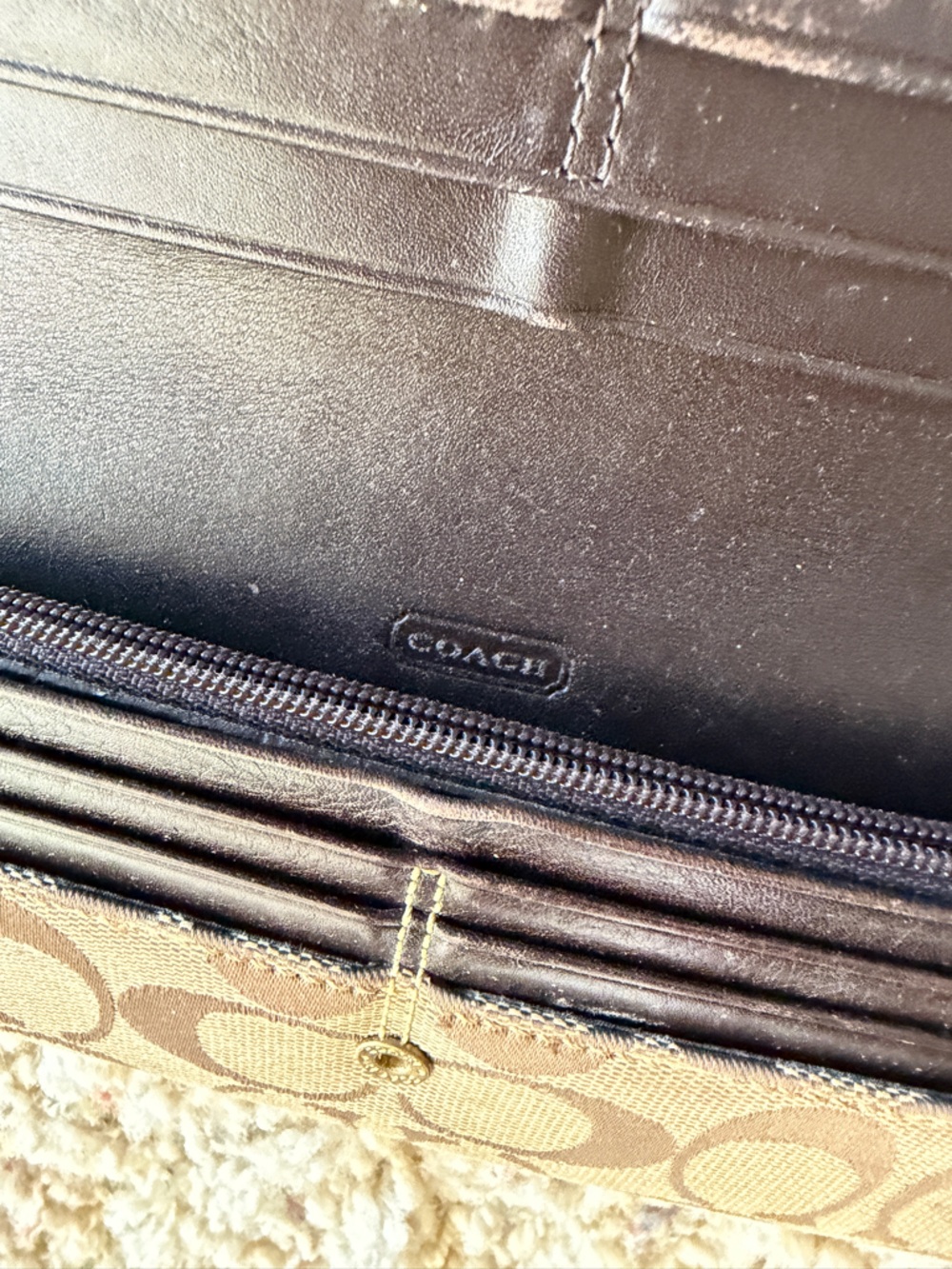 Coach Wallet - Picture 4 of 4
